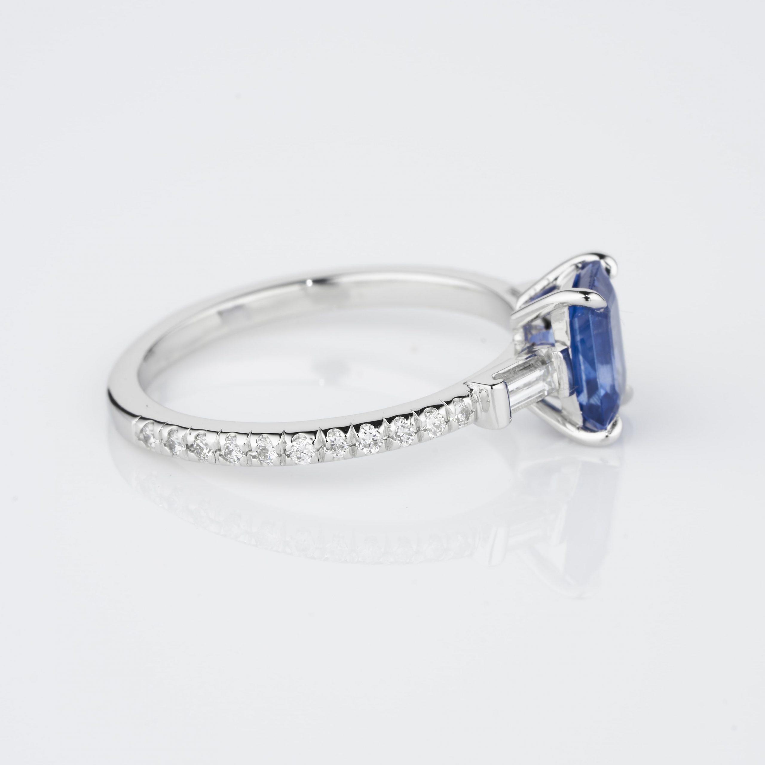 Em Cut Sapphire_360 28min Finelines Jewellers